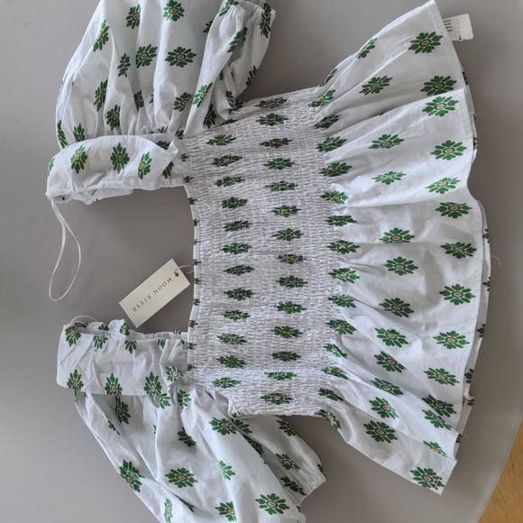 Moon River balloon sleeve top, NWT,medium - Picture 1 of 5
